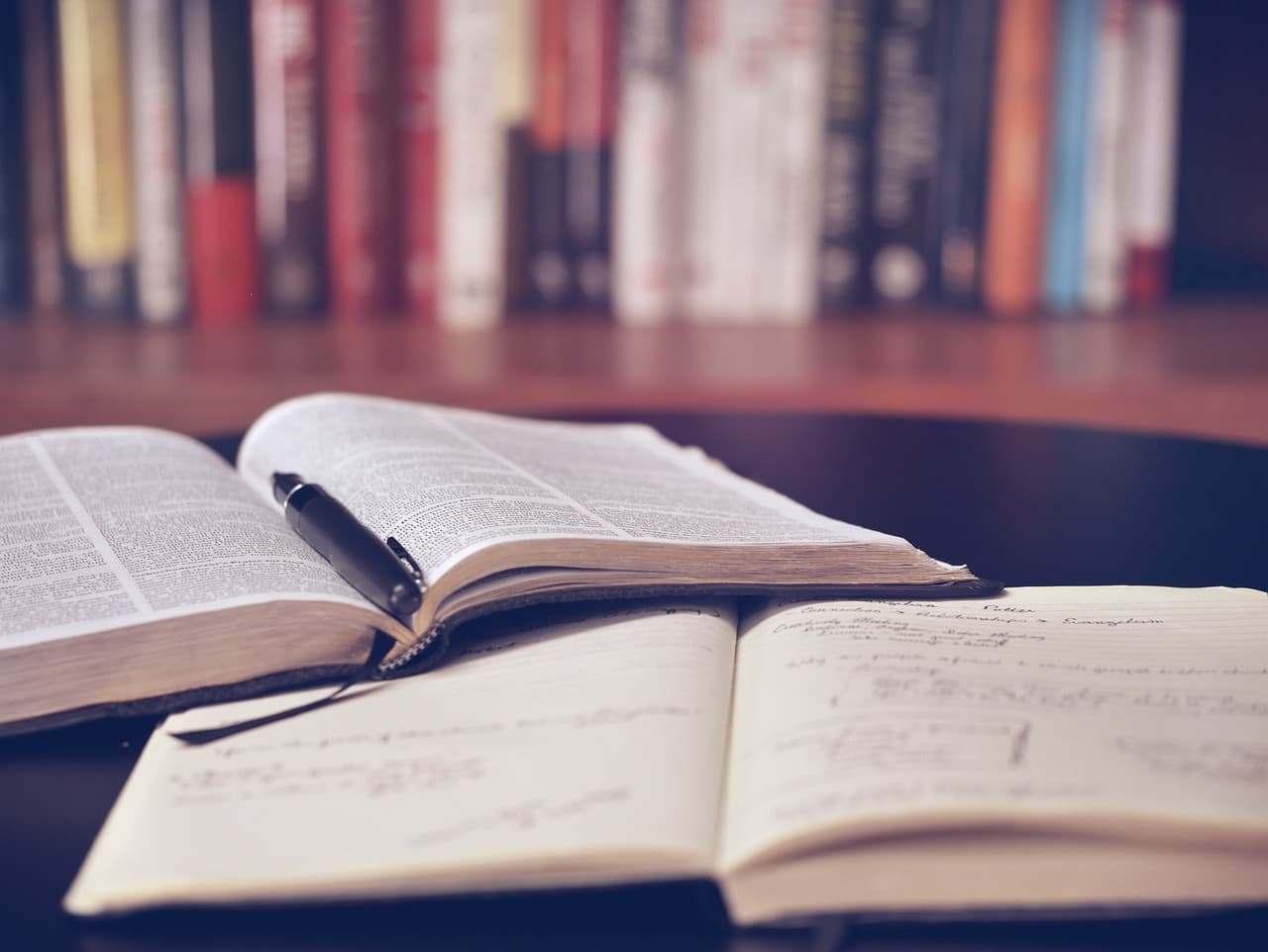 2 libro abiertos