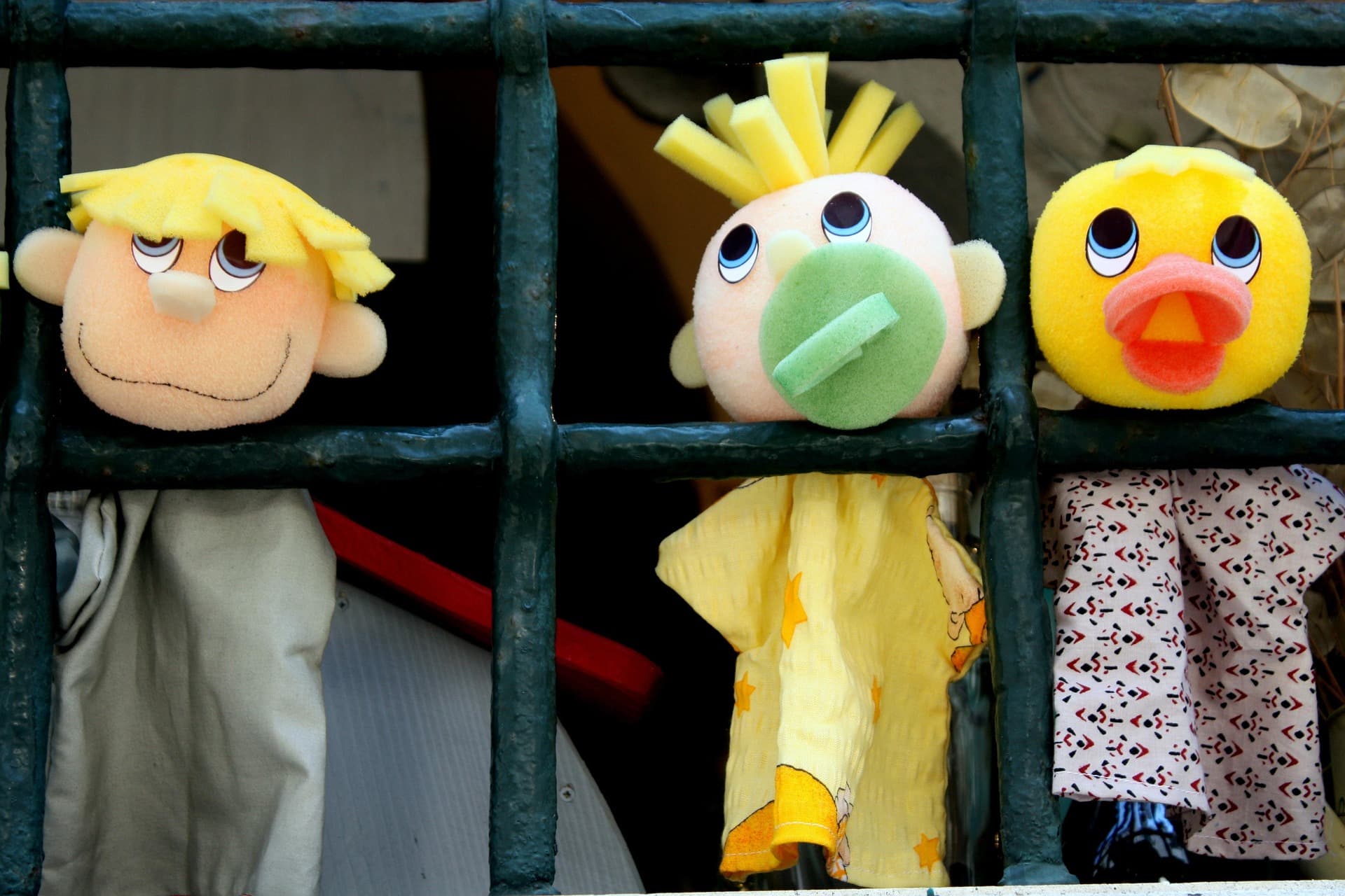 Tres figuras de titeres